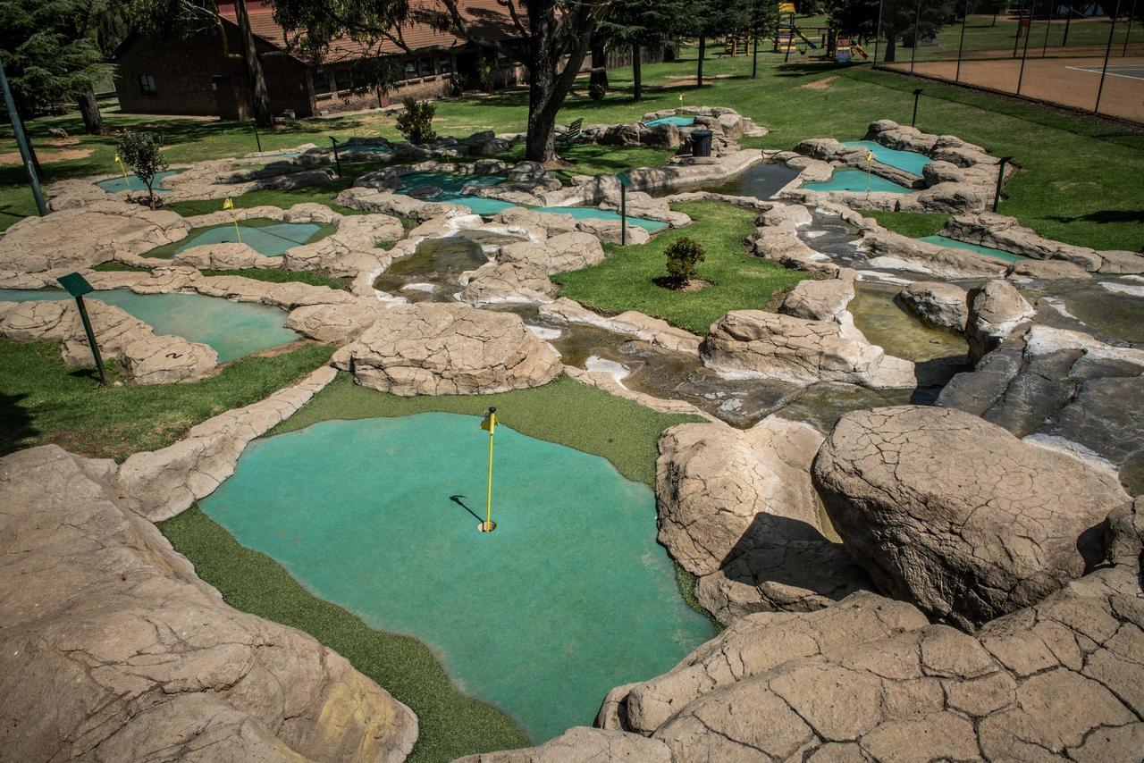 First Group Qwantani Hotell Harrismith Eksteriør bilde