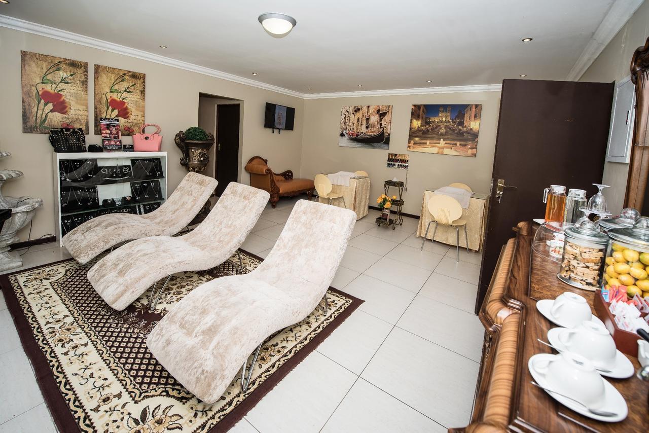 First Group Qwantani Hotell Harrismith Eksteriør bilde